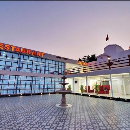 Gods County. Resort & Banquets Tarapith Buitenkant foto
