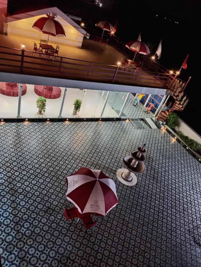 Gods County. Resort & Banquets Tarapith Buitenkant foto