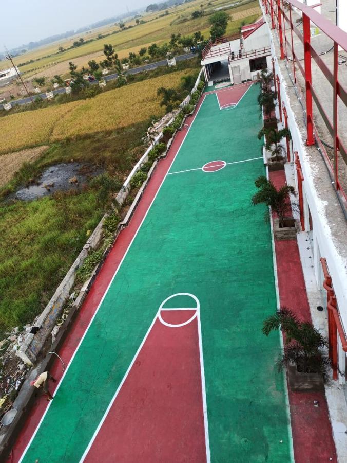 Gods County. Resort & Banquets Tarapith Buitenkant foto